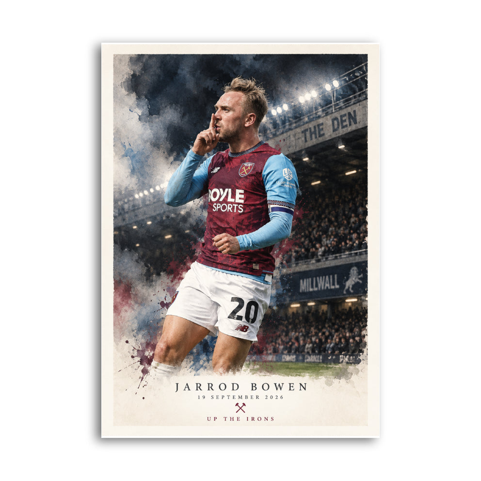 Jarrod Bowen in a West Ham United kit celebrating under the stadium floodlights
